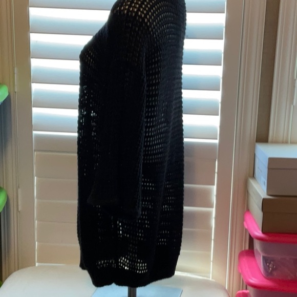 Elegant Black Open-Knit Sweater - Picture 4 of 6